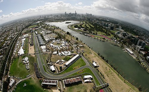 albert_park_aloft_the_melbourne_city_skyline-705828.jpg