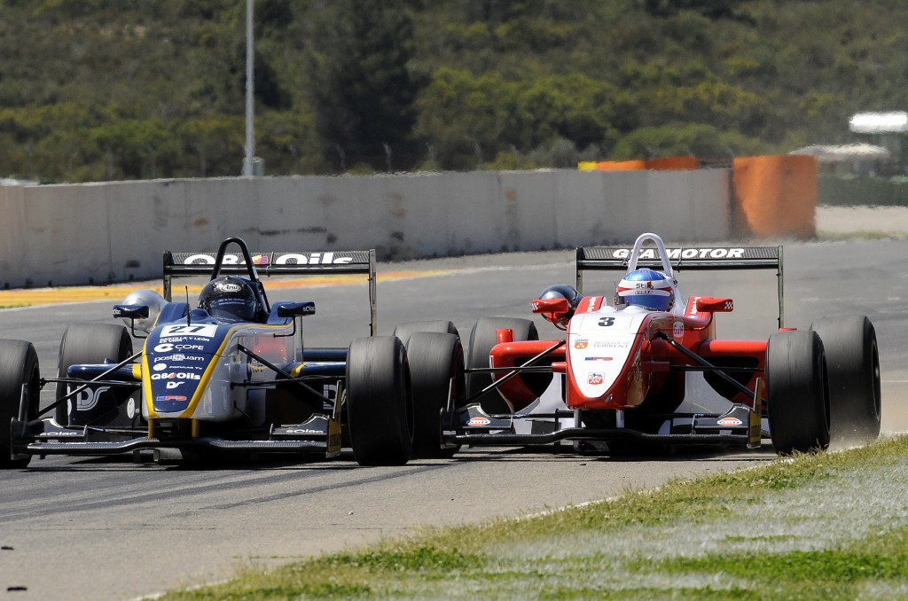 imagenes_09-valencia-f3_carrera-2_faccin_y_scalbi_carrera_2_f3_valencia_3-5-09 imagenes_09-valencia-f3_carrera-2_faccin_y_scalbi_carrera_2_f3_valencia_3-5-09