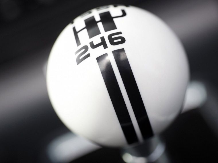3858-Ford-Shelby-Gt500-Gear-Stick-(www.WallpaperMotion.com)