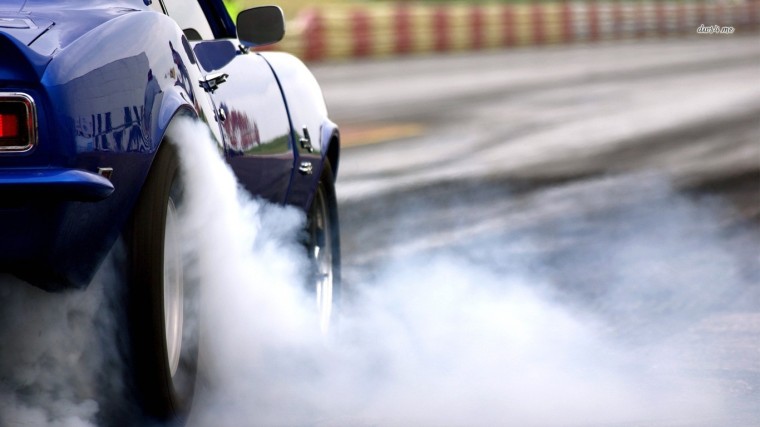 5904-chevrolet-camaro-burnout-1366x768-car-wallpaper