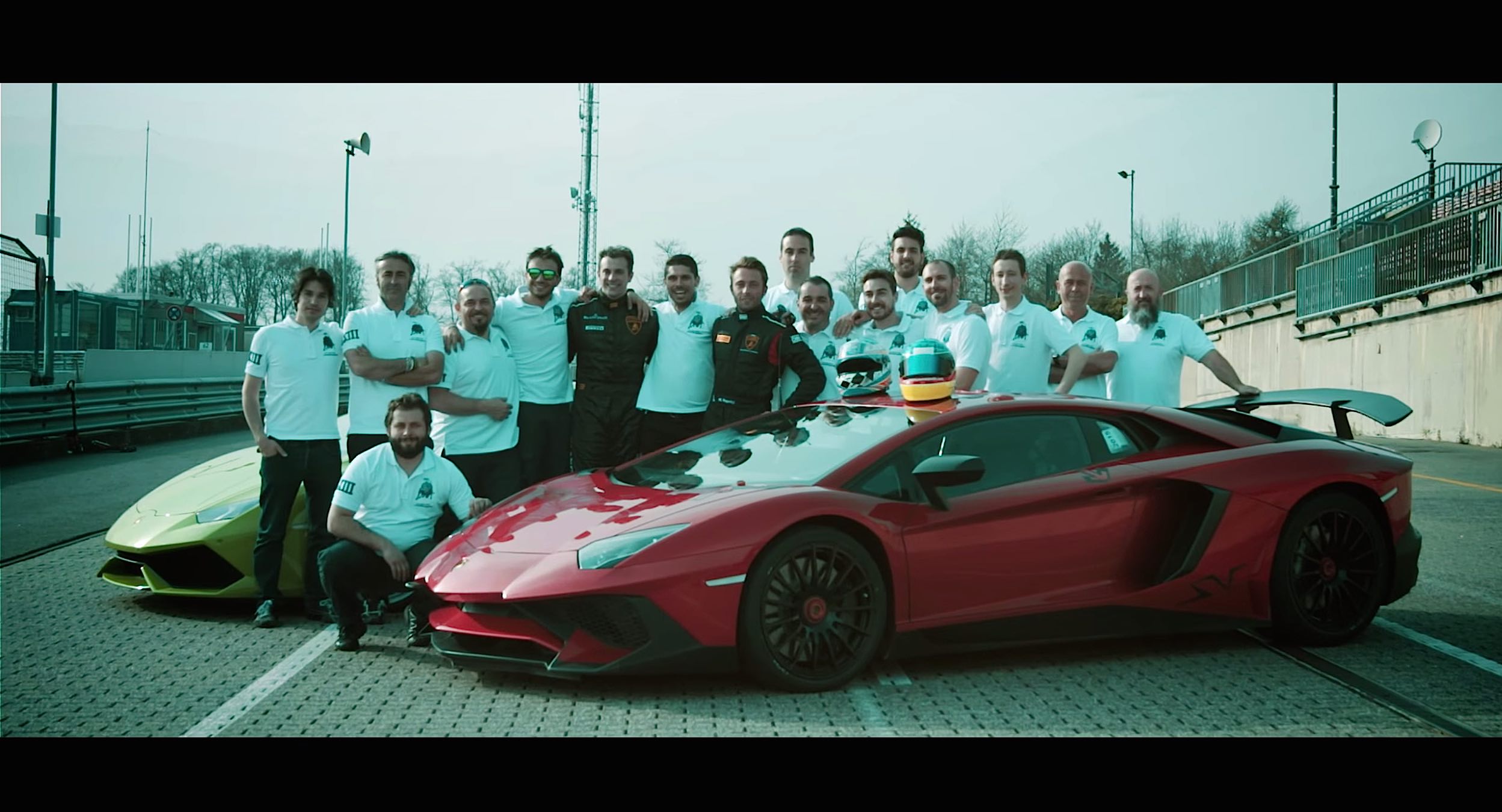 Lamborghini-Aventador-SV-on-Nurburgring